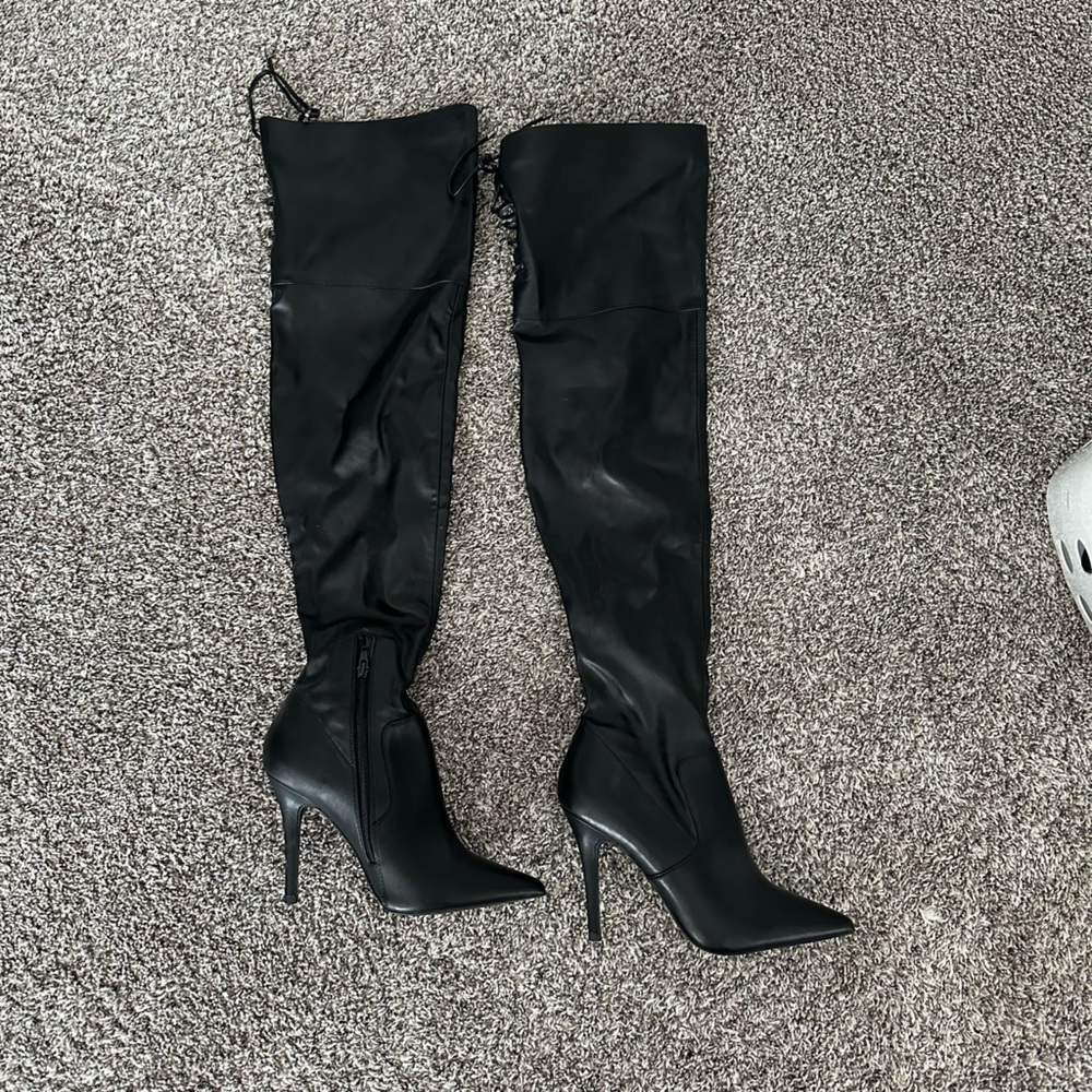 New unworn Aldo knee/thigh high boots